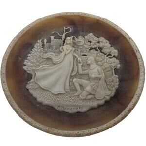 Lancelot and Guinevere - Great Romances of History Plate - Romnaelli Limited